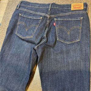 Levi's women’s  Dark Blue straight leg jeans